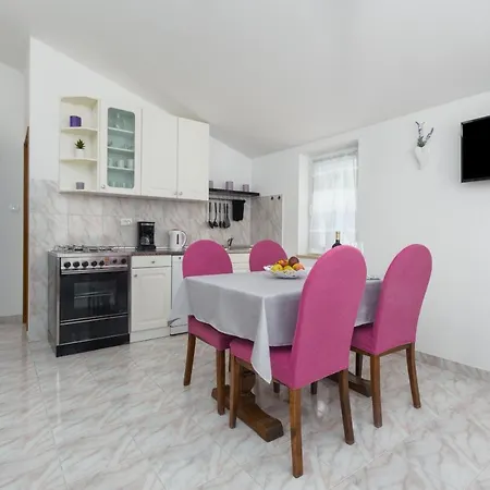 Emil Apartman *
